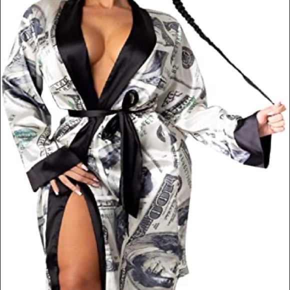 Money Robe - Picture 2 of 3